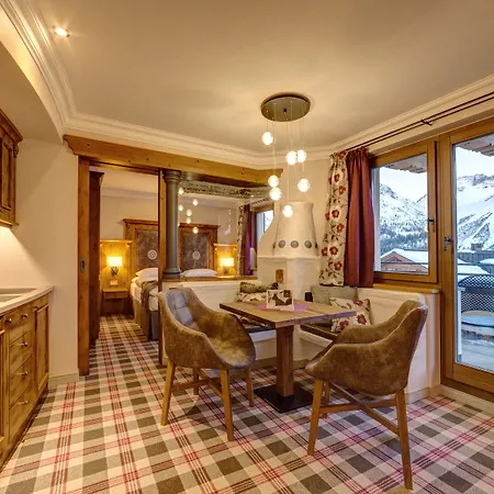 Belarosa & Wellness فندق أروسا