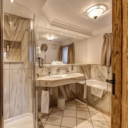 Belarosa & Wellness فندق أروسا