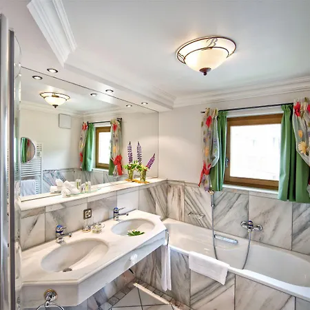 Belarosa & Wellness 4* ארוזה